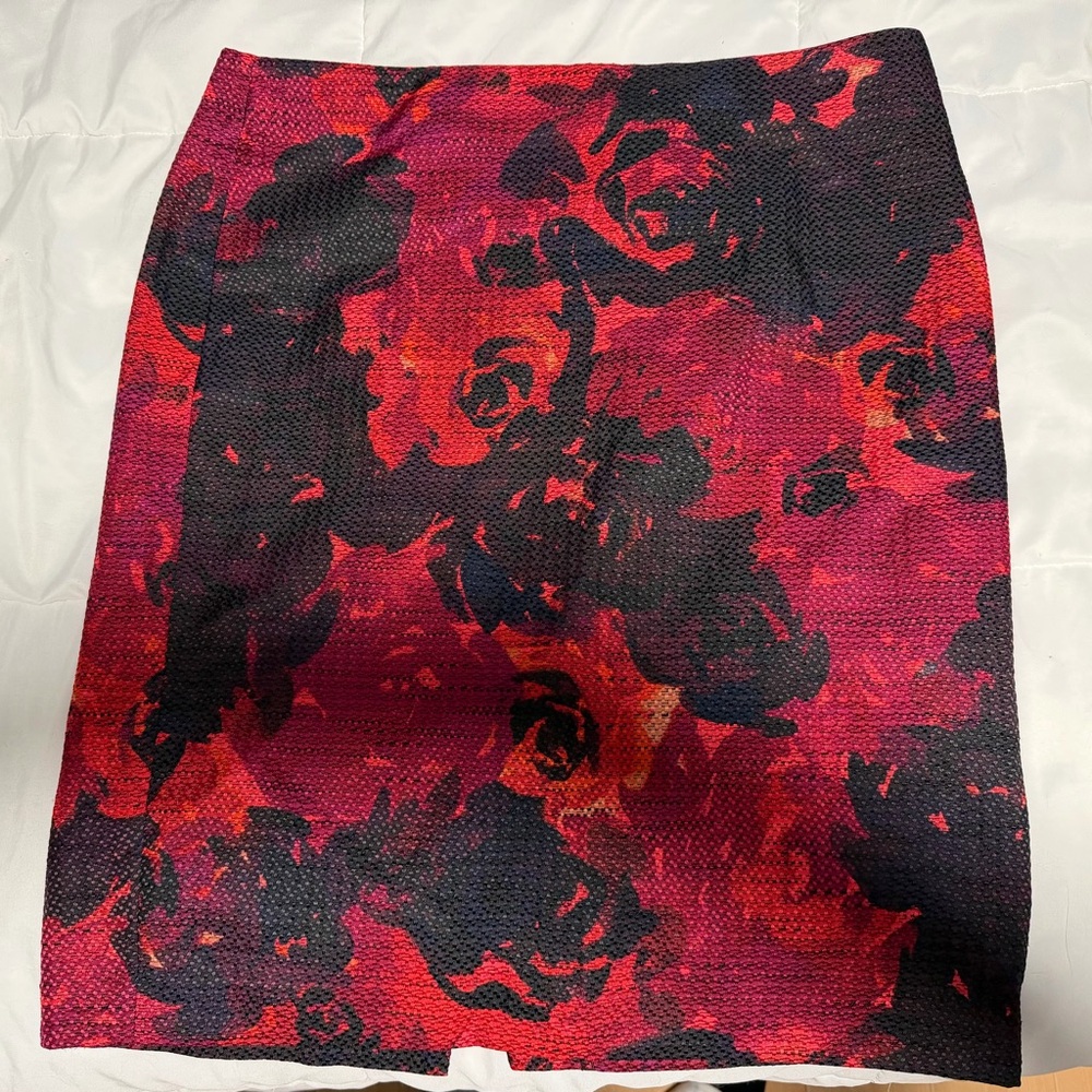 Ann Taylor Red and Black Rose Floral Pencil Skirt